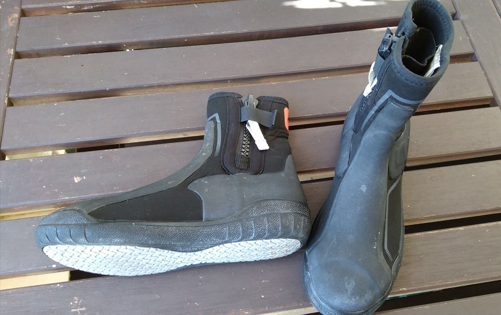 Botins de Neoprene