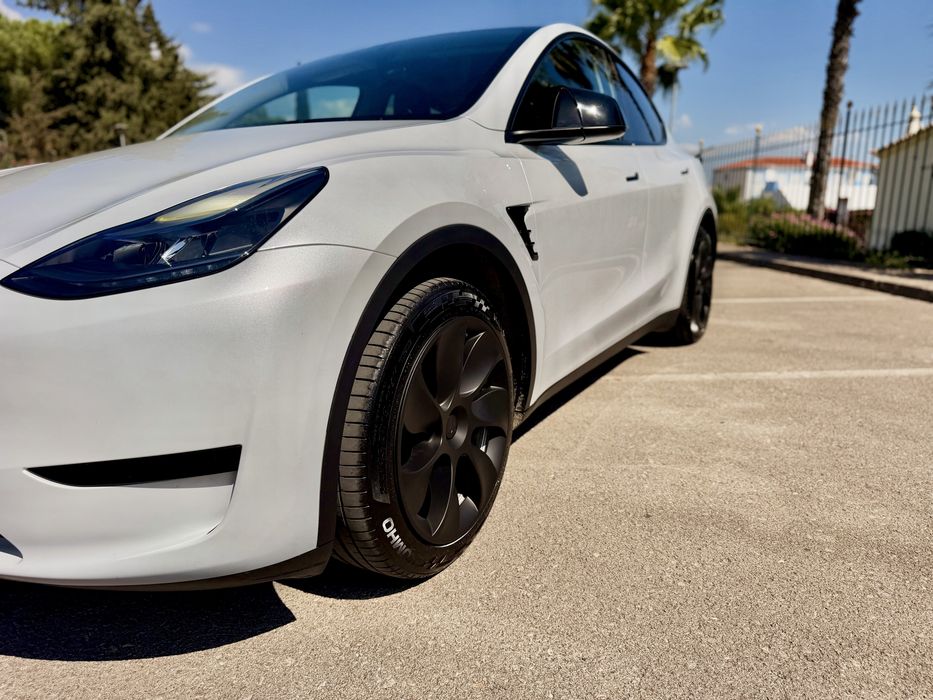 Tesla Model Y RWD Standard - IVA Dedutivel foto 2
