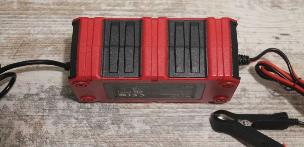 Умное зарядное устройство для аккумулятора 12V 6А