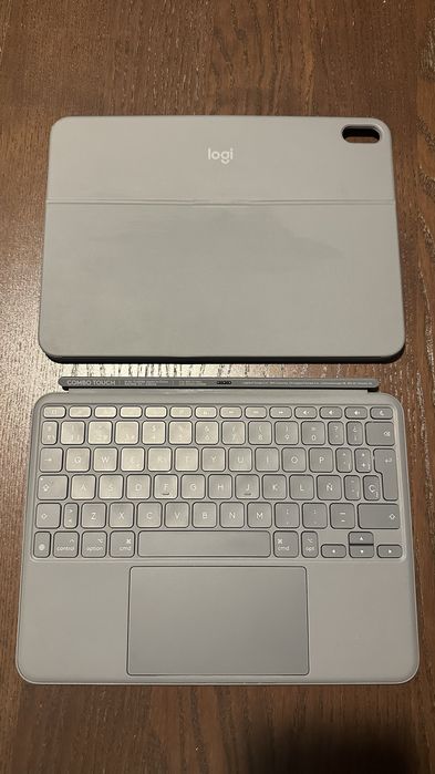 Logitech Combo Touch iPad Air 11” (5ª geração)