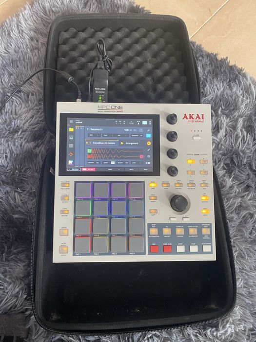 AKAI MPC One Retro Edition (Edição Limitada) Sampler Groovebox