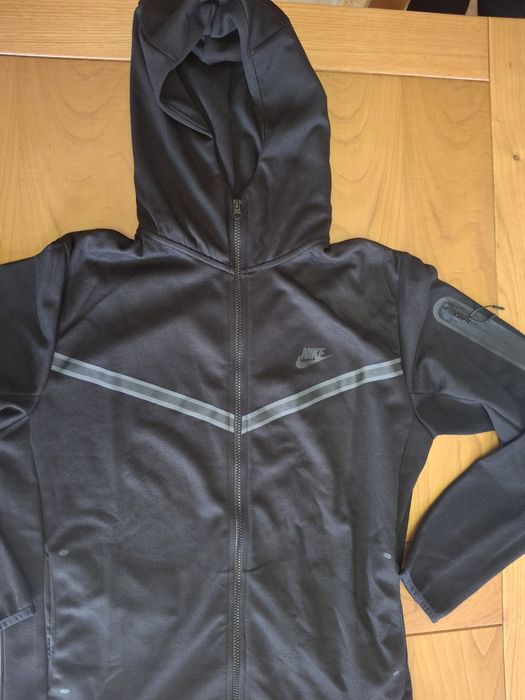 Nike Tech Fleece Preta