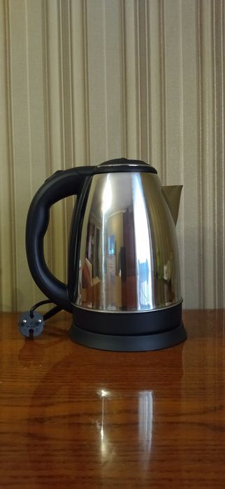 Електричний чайник Grünhelm.