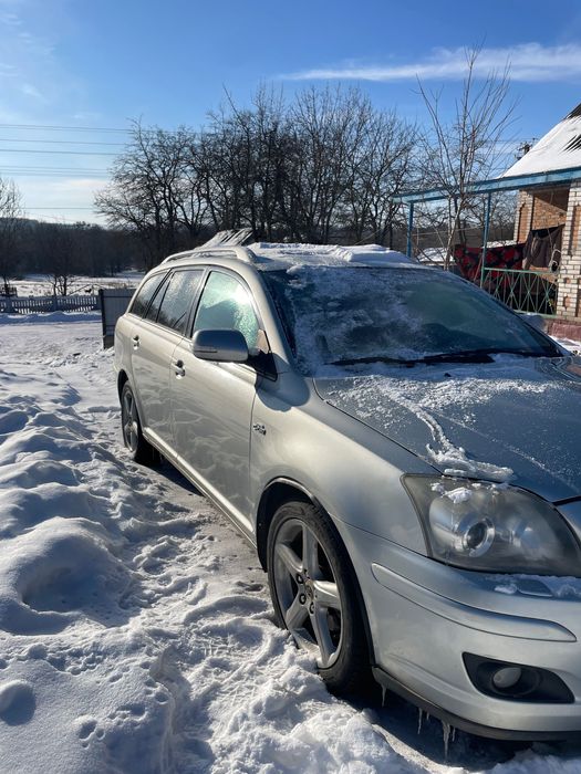 Тойота Авенсіс д4д ідеальний стан