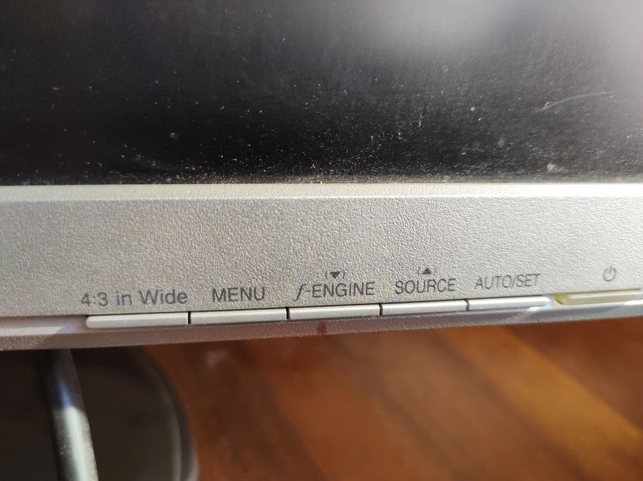 Монитор LG Flatron W1942TT в идеальном состоянии