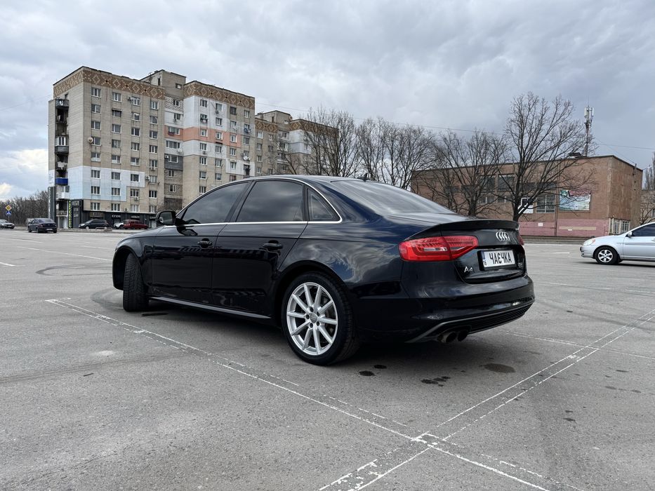 Продам Ауді А4 2015