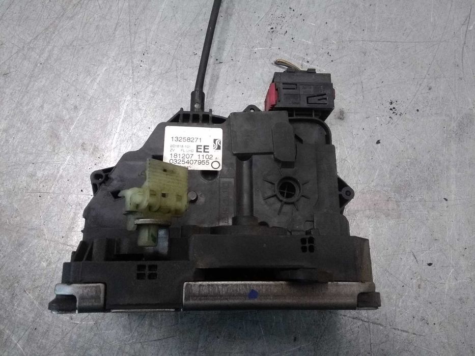 Opel Meriva B przedni lewy zamek drzwi lewy przód Corsa D