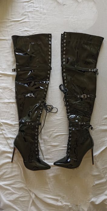 Czarne lateksowe seksowne kozaki za kolano sznurowane z suwakiem 41 42