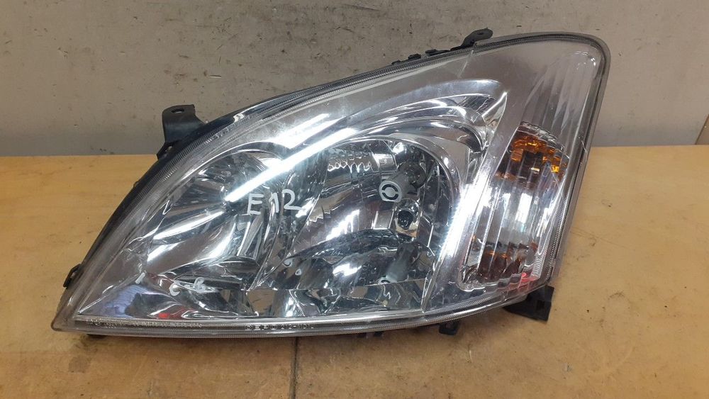 LAMPA PRZÓD PRZEDNIA LEWA TOYOTA COROLLA E12