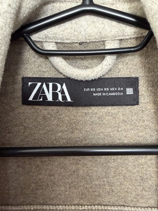 Коротке жіноче пальто Zara