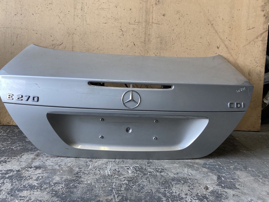 Tampa da Mala Mercedes w211 carro