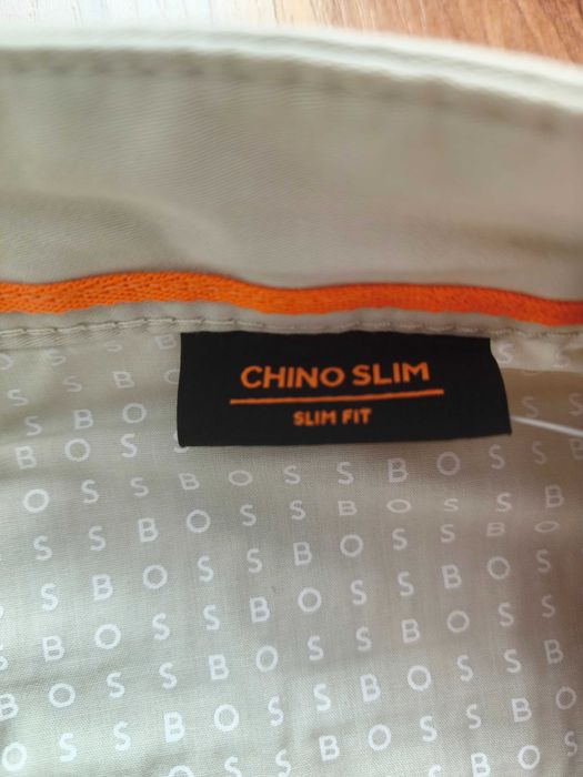 BOSS Spodnie Chino Slim Fit 48/34 (33WC)