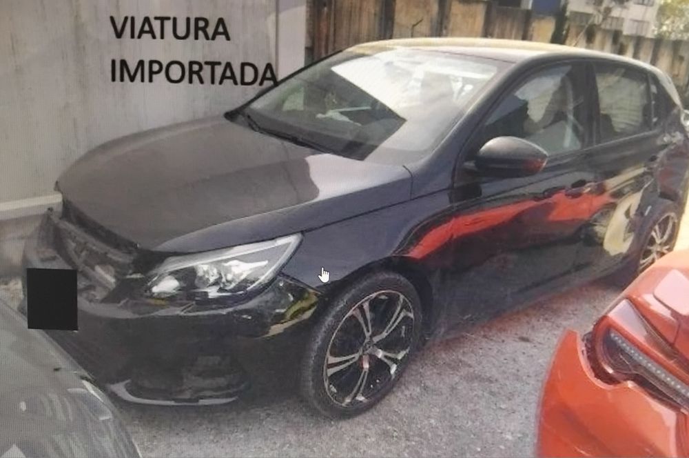 vendo Peugeot 308 II 1.6 HDI 100CV de 2017 acidentado salvado