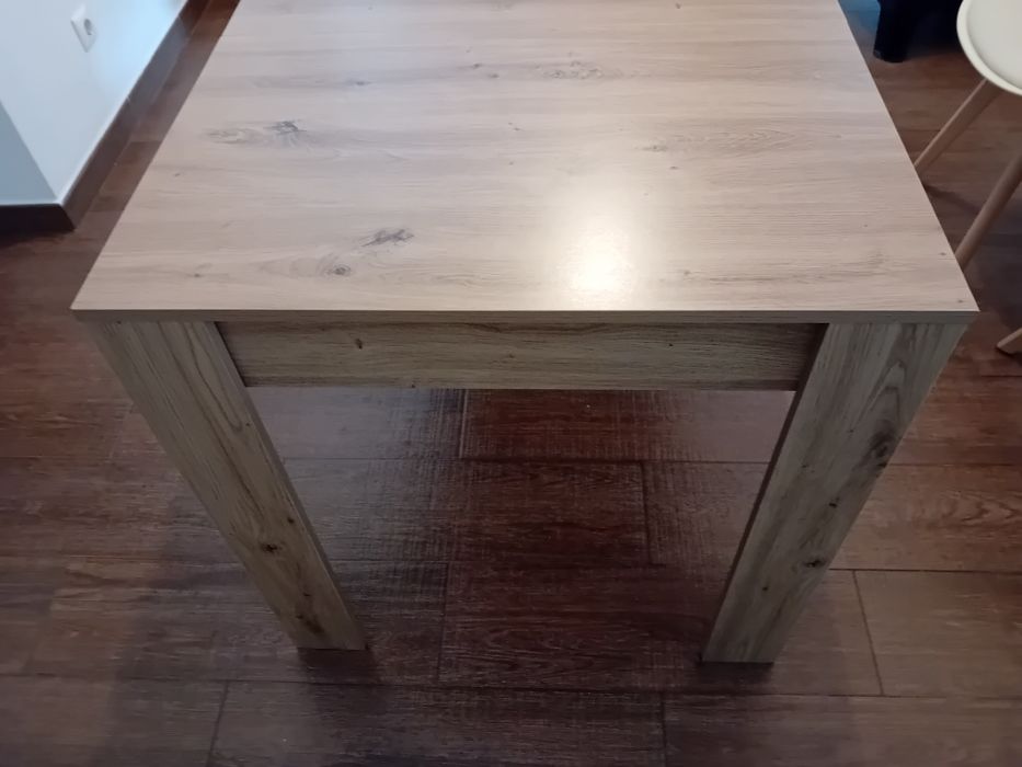 Mesa da cozinha nova