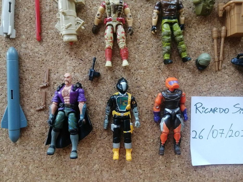 Conjunto Gi.I.Joe bonecos e veículo