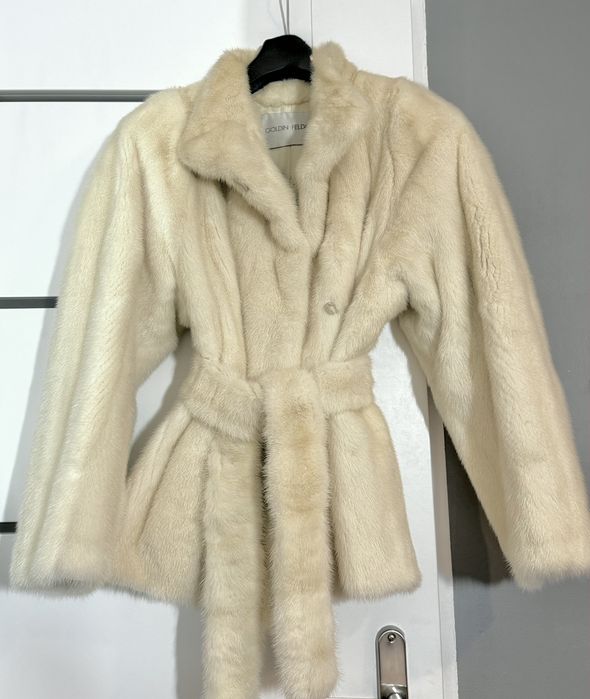 Futro z norek z paskiem S