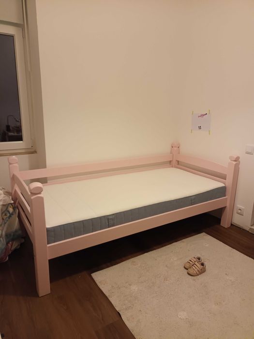 Cama de solteiro (90×200) madeira pintada