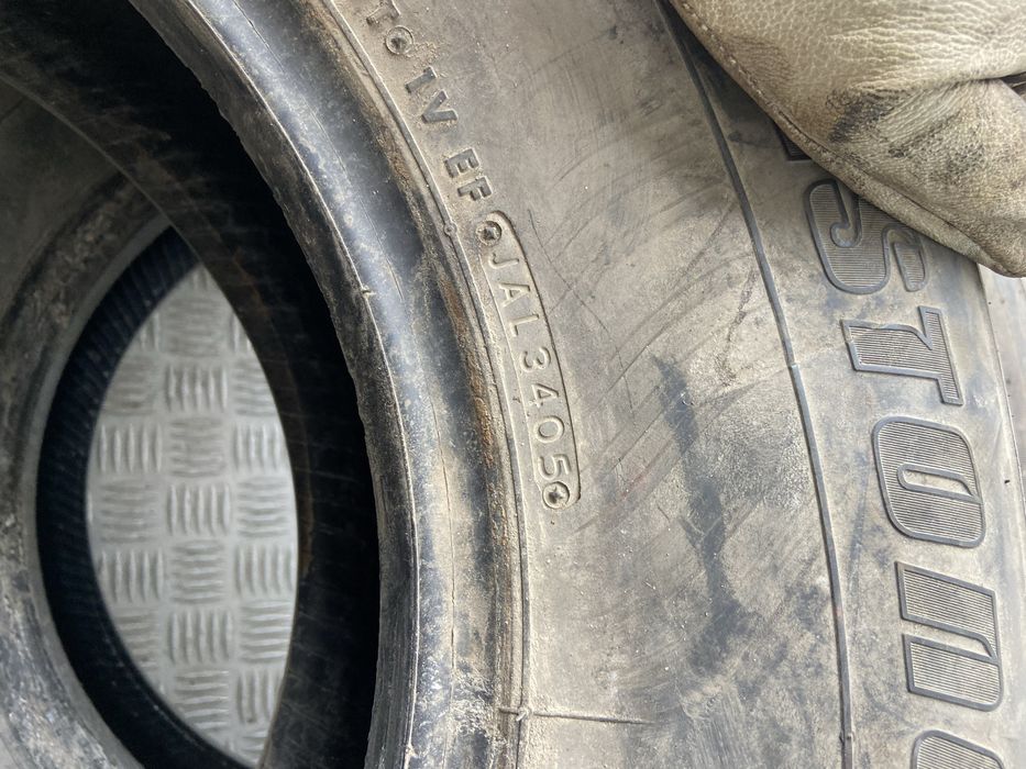 Резина пара Bridgestone 265/70/15