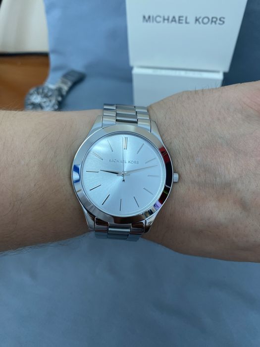 Mega cienki Michael Kors slim runway silver steel