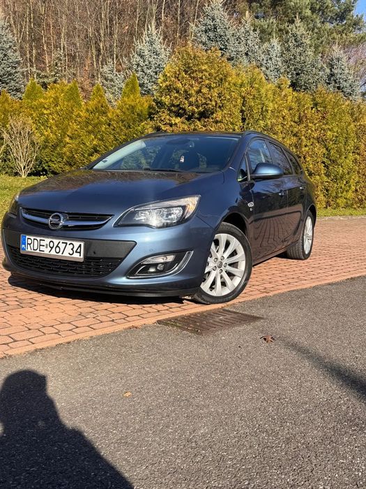 Opel Astra Opel astra J 1.4t stan idealny, niski przebieg