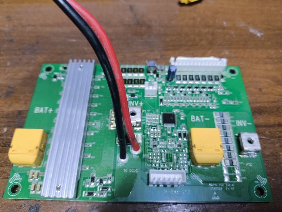 Плати інвертора/зарядки та BMS від IEE singo 1000