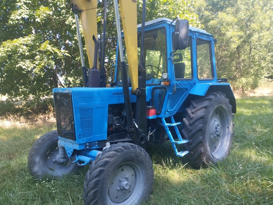 Трактор МТЗ 80 з навантажувачем