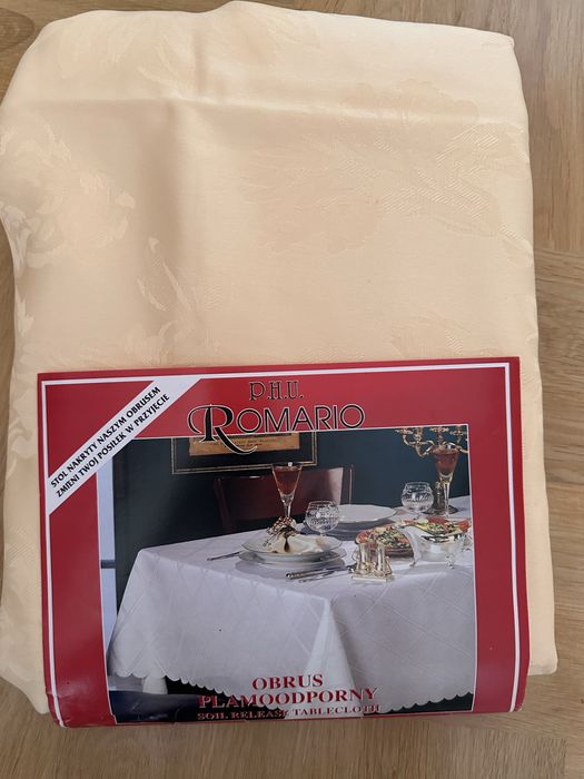 Nowy obrus na bardzo duży stół