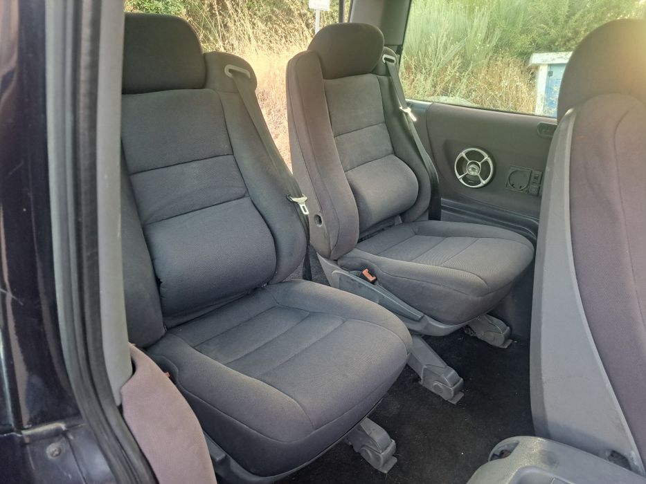 Mercedes-Benz V230 TD  7lugares individuais como nova