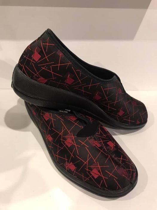 Nowe wygodne buty materiałowe Fischer - rozm. 41, haluksy