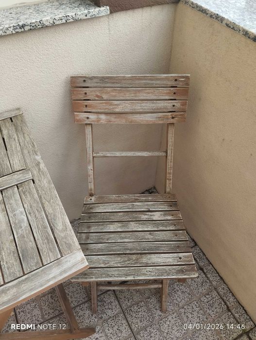 Mesa Madeira com duas cadeiras