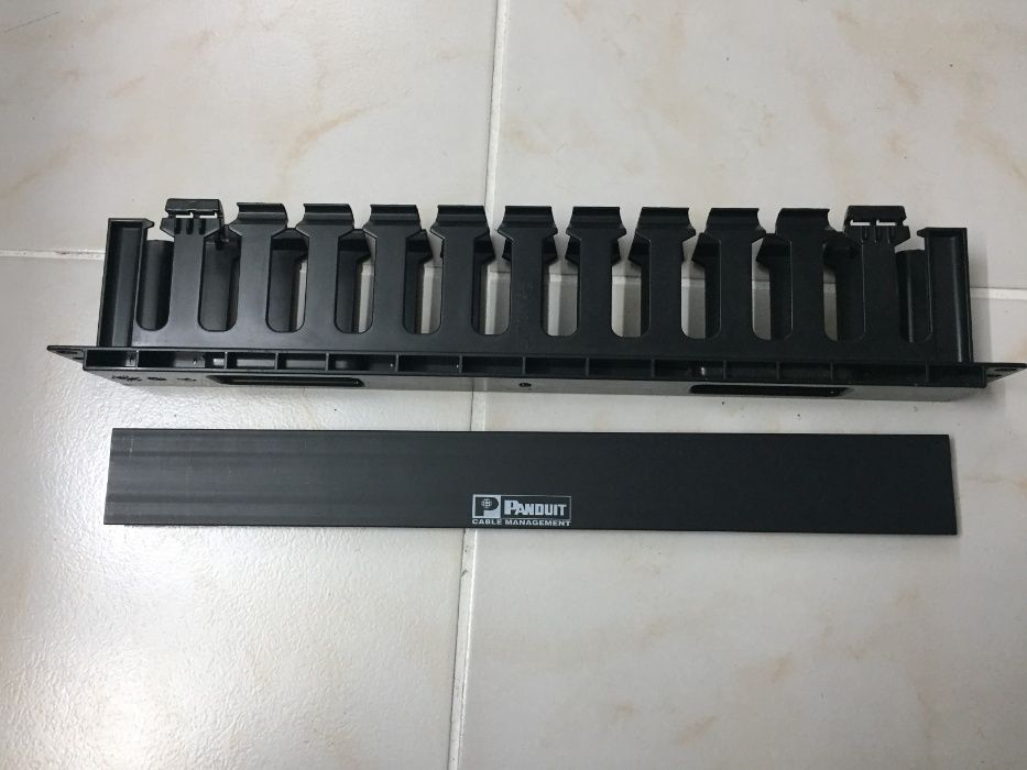 Guia de Cabos 1U Frontal da Panduit