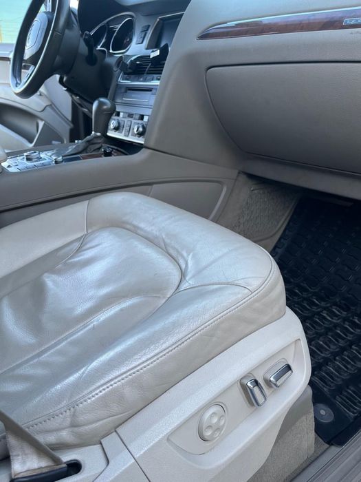 Продам AUDI Q7 2011
