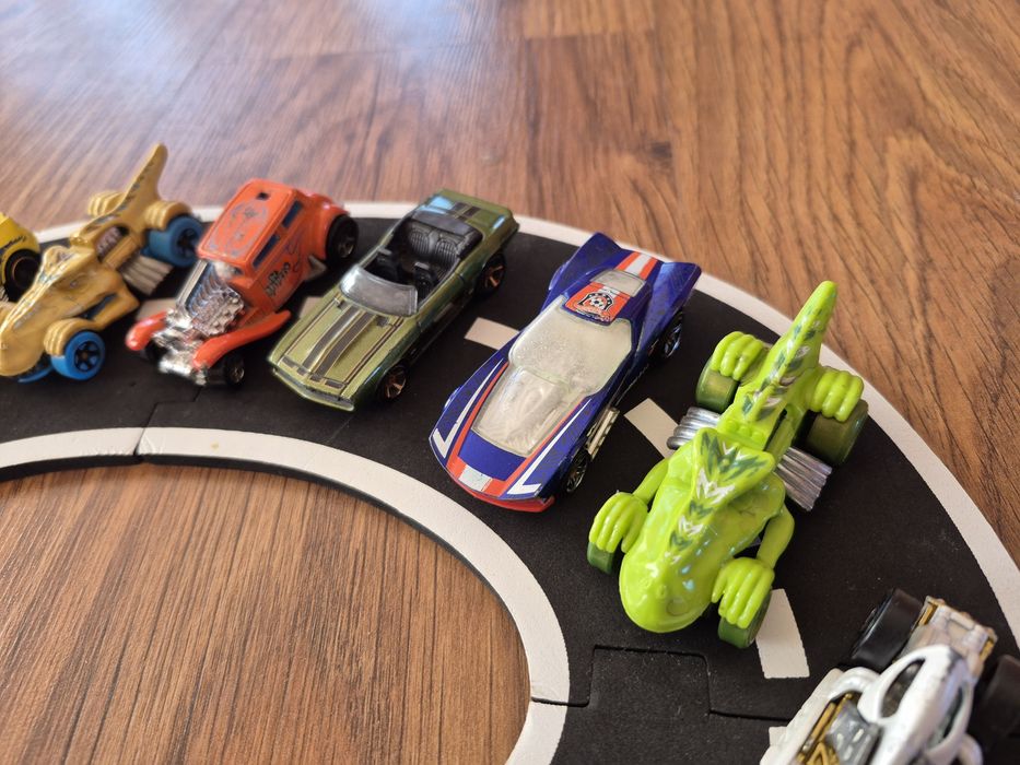 Лот машинок Hot Wheels