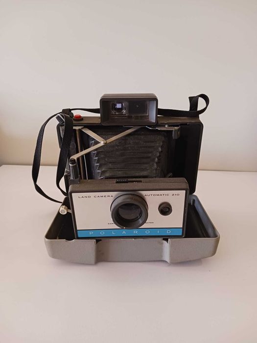 4  Polaroid (máquinas fotográficas instantâneas)
