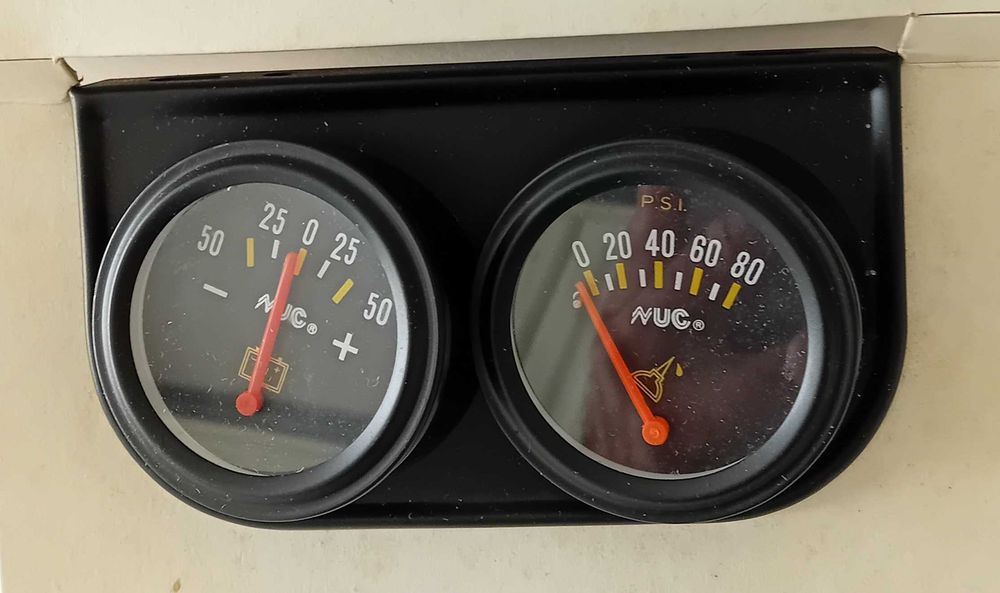 Conjunto de manómetros para automóvel