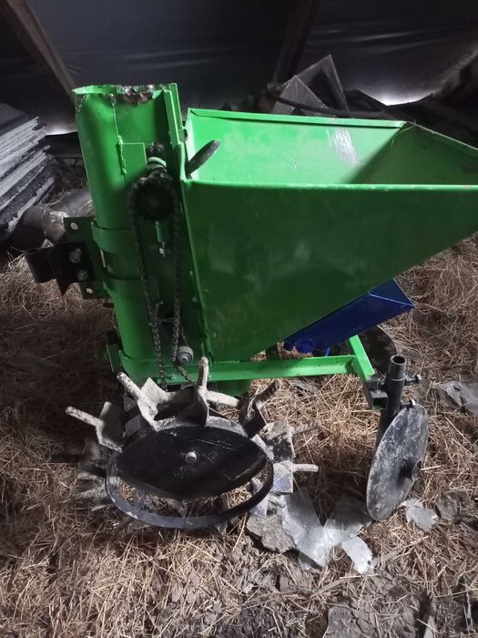 Картоплесажалка до мотоблока