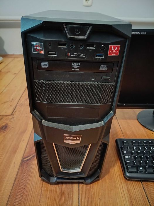 Zestaw komputer, monitor, klawiatura