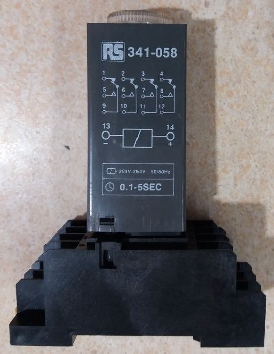 Przekaźnik czasowy czasówka. 3 sztuki z podstawkami