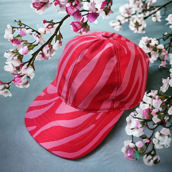 "Boné Exclusivo: Elegância e Qualidade Feitos à Mão"