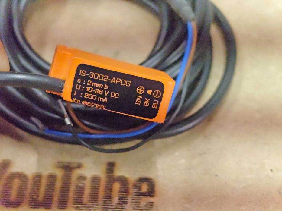 Czujnik indukcyjny IFM IS 3002 APOG 2mm 10 36V DC 200mA przewod