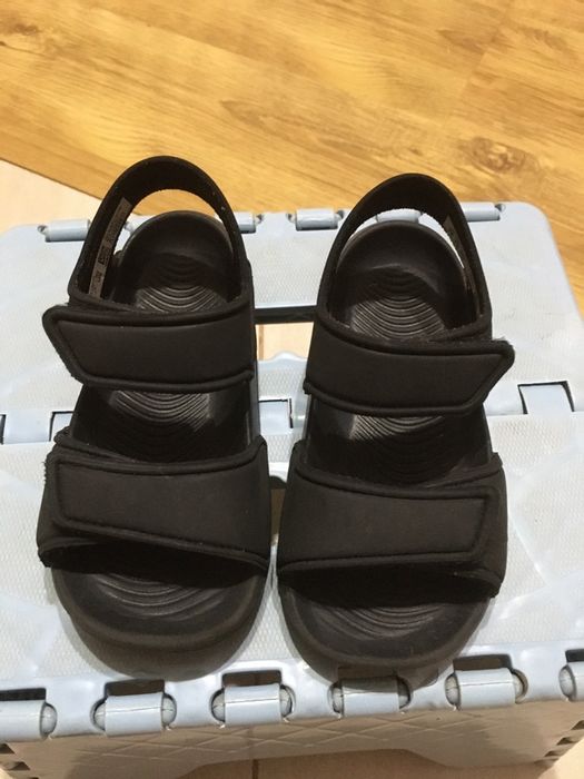 Sprzedam  Sandalki  adidas