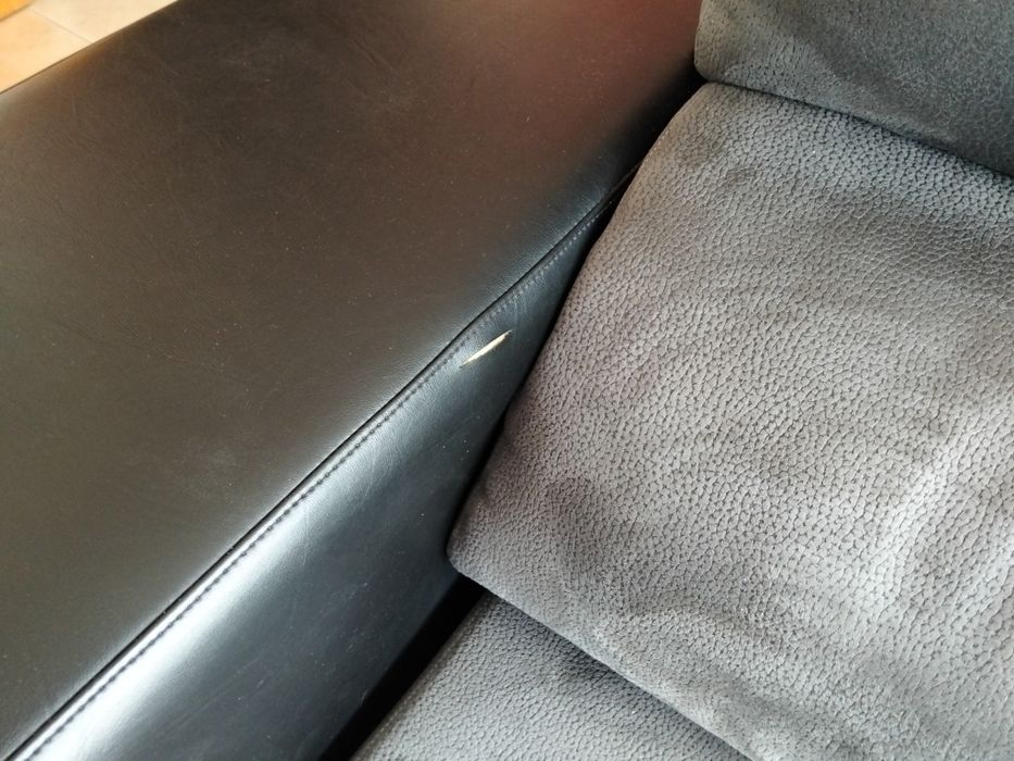 Sofá em Tecido c/ Chaise Longue + 4 puffs
