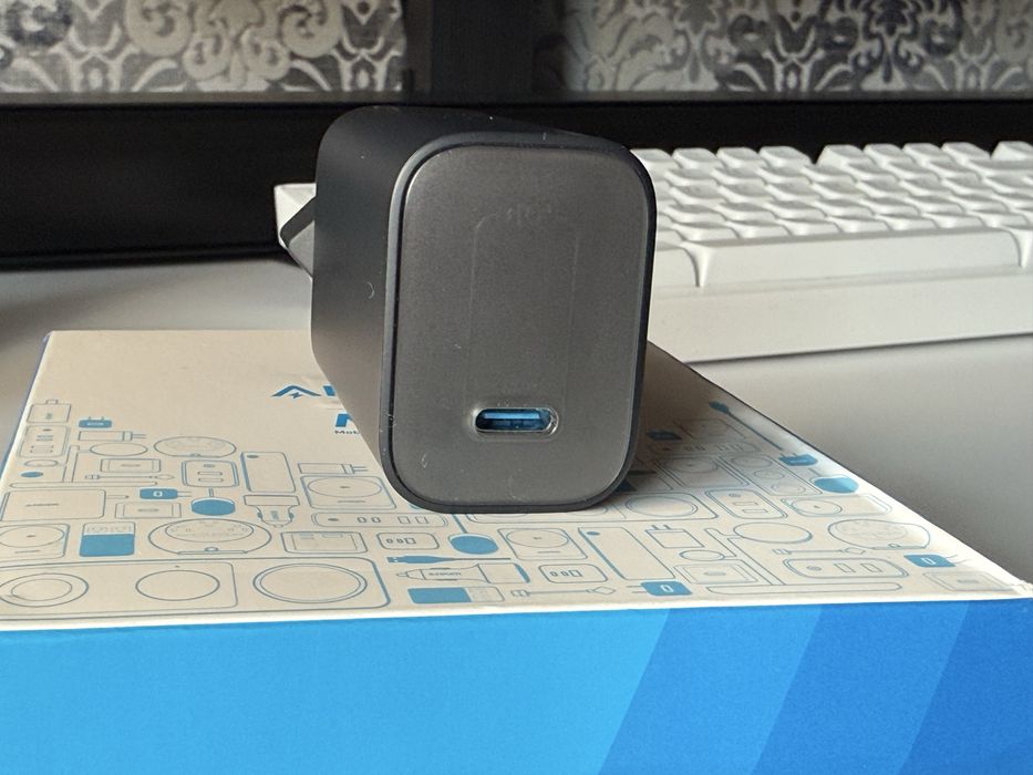 Зарядний пристрій Anker Nano 100W GaN з кабелем USB-C