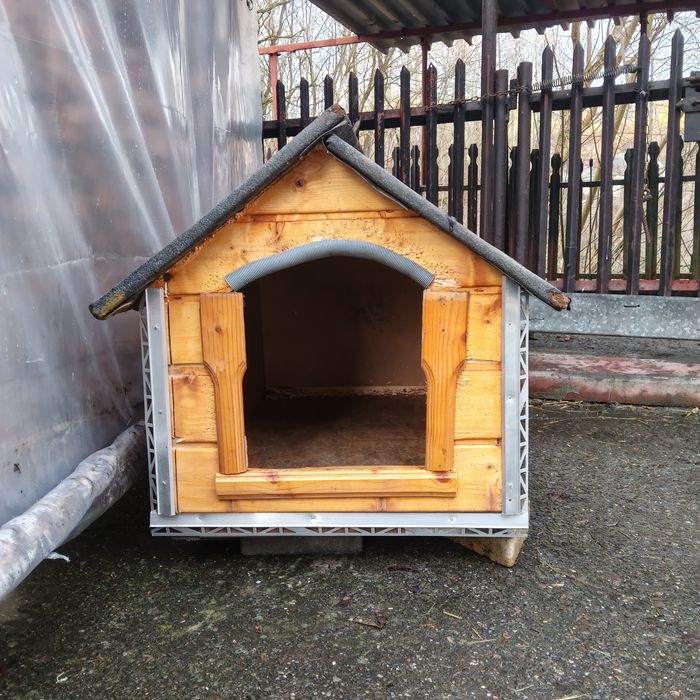 Buda dla średniej wielkości  psa