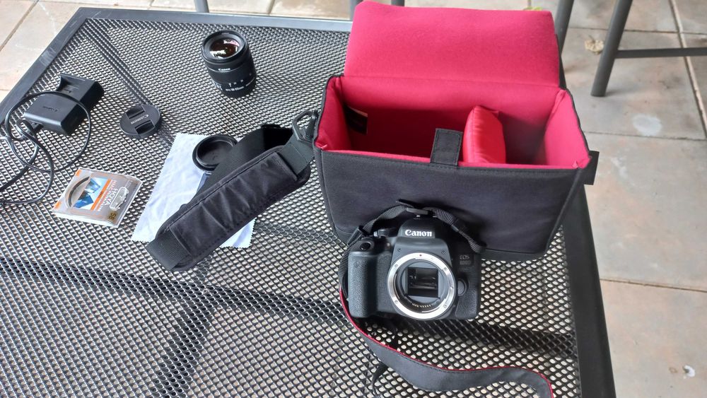 Canon 800D +  obiektyw 18-55 IS STM