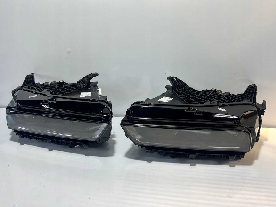 Фары передние Фара правая левая BMW I7 G70 разборка