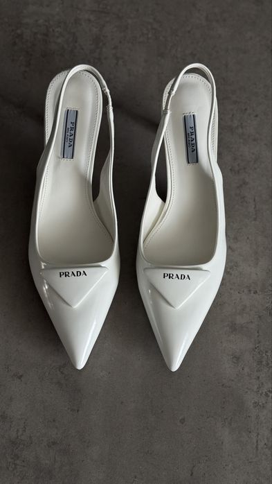 Туфлі Slingback Prada в асортименті