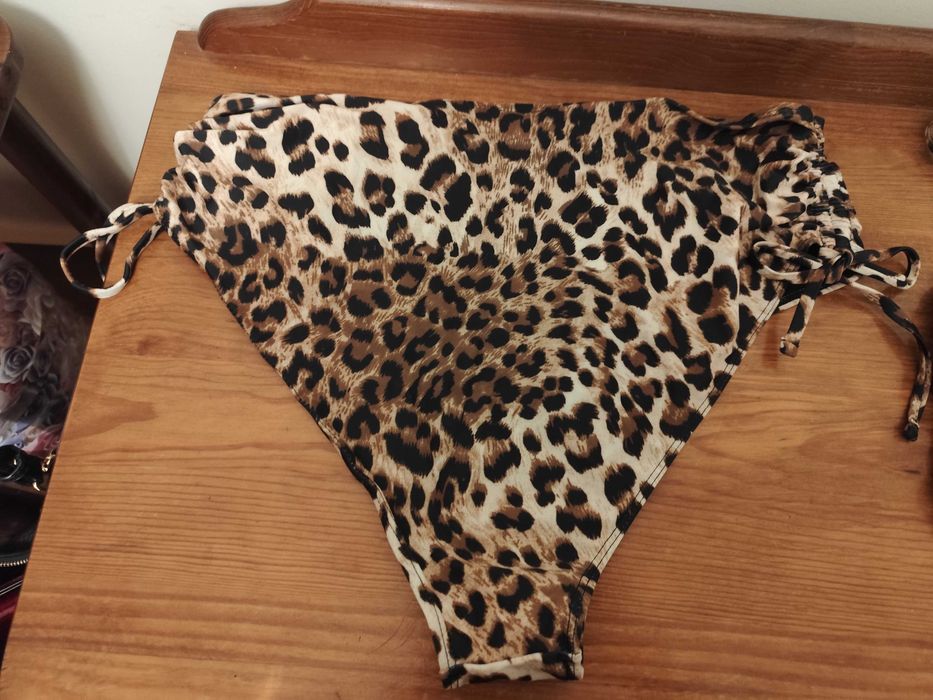 BIQUÍNI LEOPARDO.TAMANHO GRANDE. XXXL. NOVO.