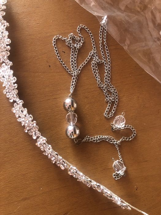 Діадема брошка, ланцюжок