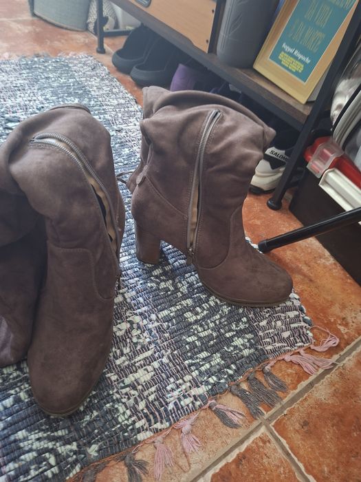 Sapatos novos e impecáveis